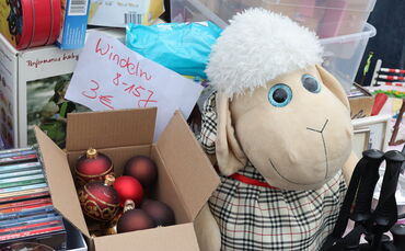 Am Samstag lädt Neustadt zum ersten "Dorfgeflüster"-Flohmarkt ein (Symbolfoto).