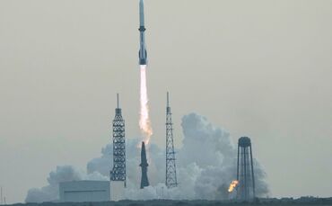 Blue Origin Rakete bringt Satelliten ins All