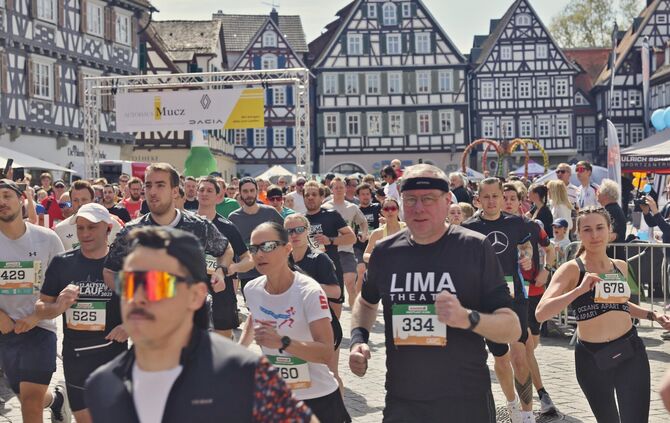 Im Vergleich zu 2025 liegen in diesem Jahr insgesamt noch mehr Anmeldungen für den BDS-Centro Altstadtlauf vor.