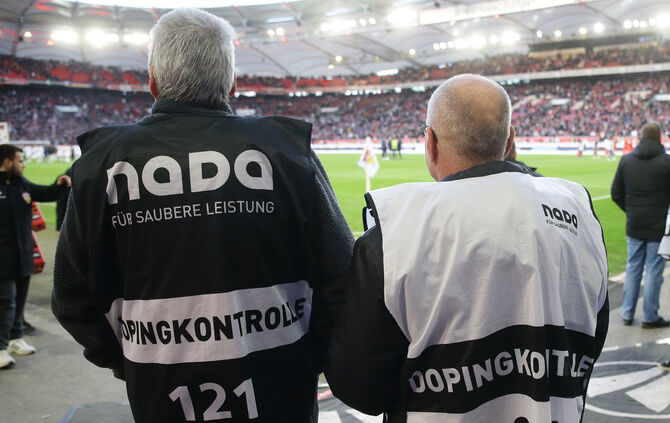 Die Dopingkontrolleure der Wada beim VfB-Heimspiel gegen Köln im Jahr 2024.