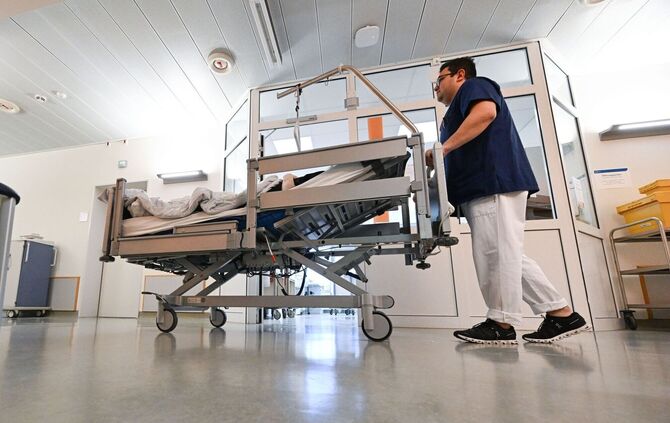 Pfleger im Krankenhaus