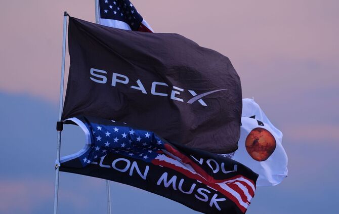 Flaggen: SpaceX, Elon Musk