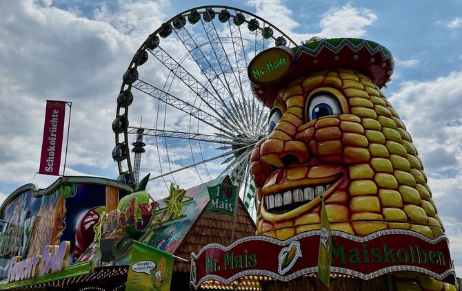 Ein Snack und die Fahrt mit dem Riesenrad mussten bei unserem Besuch ausfallen, denn das Budget war schnell aufgebraucht.