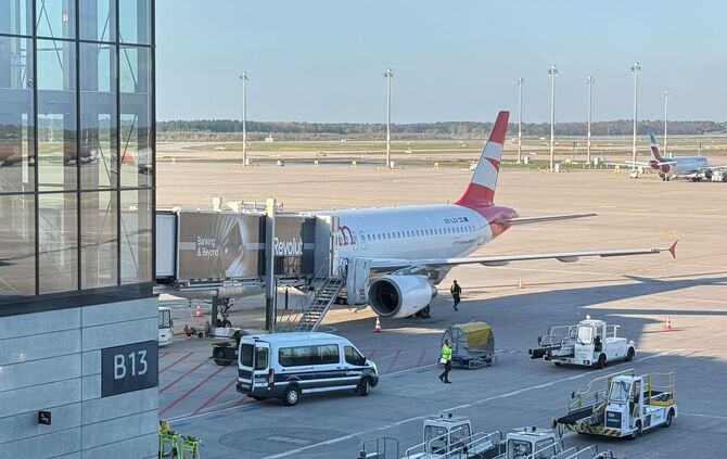 Abschiebehäftling randaliert in Flugzeug am BER