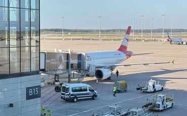 Abschiebehäftling randaliert in Flugzeug am BER