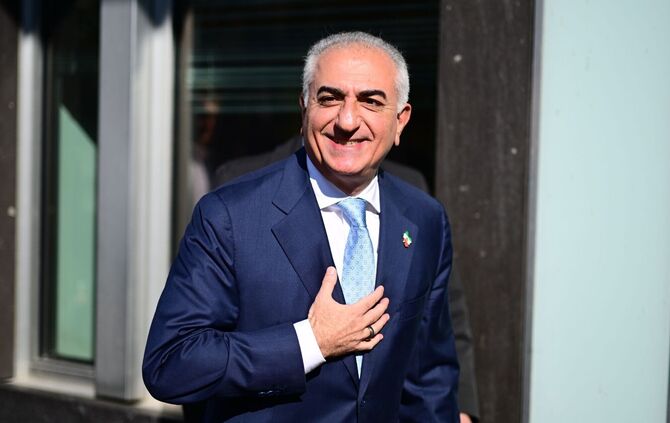 Iranischer Schah-Sohn Pahlavi besucht Berlin