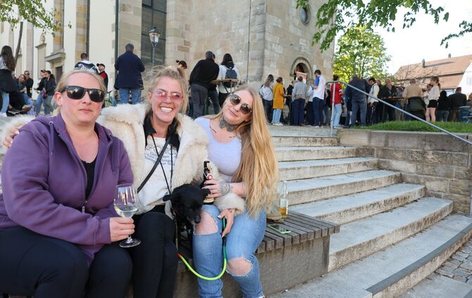Gute Laune muss man mitbringen, Speis und Trank gibt's dann am Treppentreff an der St. Gallus-Kirche in Welzheim.