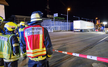 60 Einsatzkräfte waren am Freitagabend im Einsatz, um die Gefahrenstelle zu sichern.