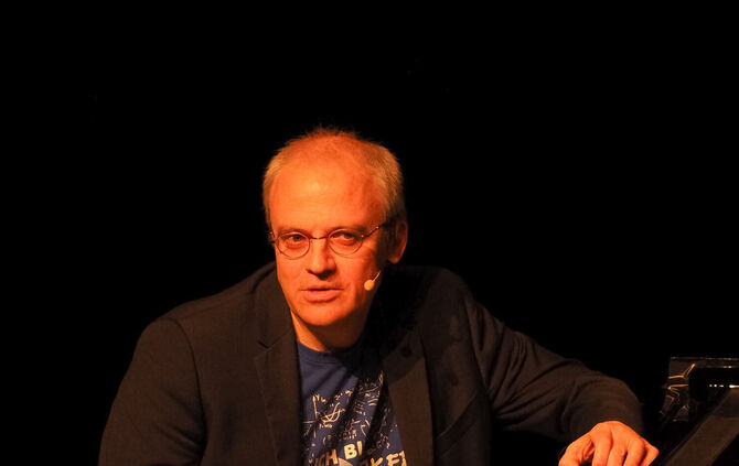 Spritziges Musik-Kabarett für Kopf und Herz mit Timm Sigg.