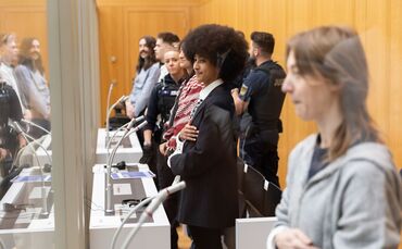 Sie hatten viele Anhänger im Gerichtssaal: Die fünf Angeklagten.