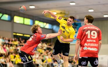 Julian Linsenmaier und die SG Weinstadt gewinnen ihr letztes Heimspiel gegen den TSV Blaustein deutlich.