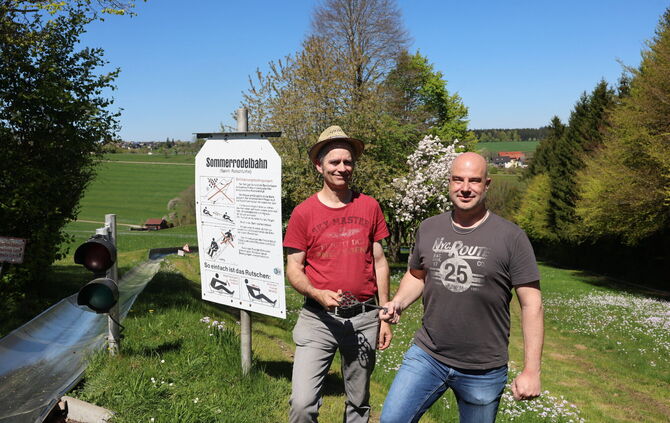 Nachfolger gefunden: Uwe Brennenstuhl (links) übergibt den Betrieb an Martin Benz.