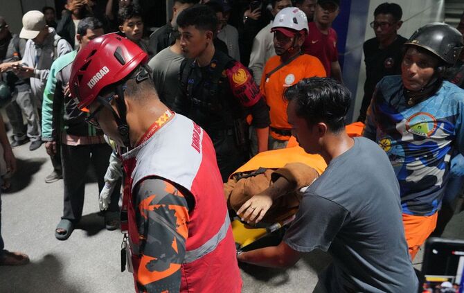 Zugunglück in Indonesien