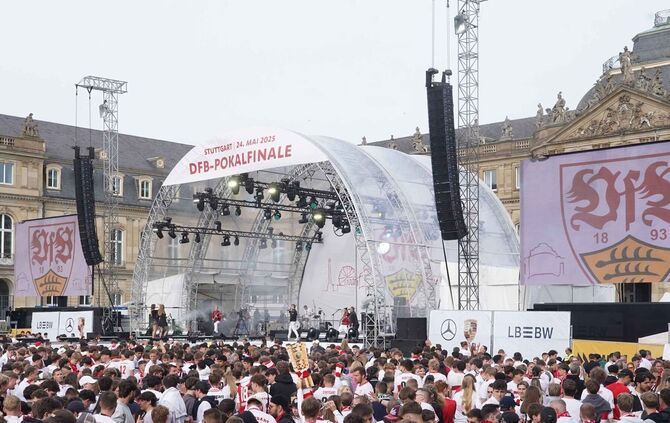 Im vergangenen Jahr hatten 35.000 VfB-Fans den Pokalsieg gegen Arminia Bielefeld auf dem Stuttgarter Schlossplatz verfolgt. (Arc