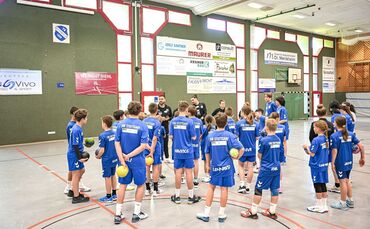 Die Kids beim Training in der Gemeindehalle.