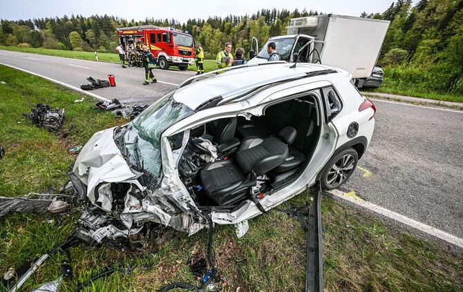 Bei einem Unfall im Ostalbkreis wurden drei Menschen verletzt. (Symbolbild)