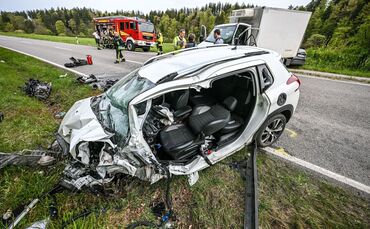 Bei einem Unfall im Ostalbkreis wurden drei Menschen verletzt. (Symbolbild)