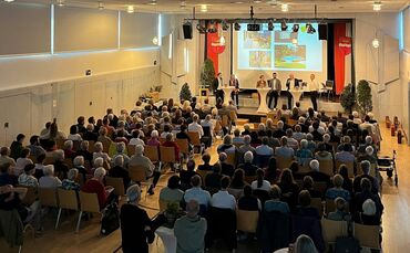 Bei der Einwohnerversammlung in Winterbach war die Halle voll.