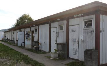 Die von der Stadt Weinstadt betriebene Unterkunft im Heuweg am Ortsrand von Großheppach (Archivfoto).