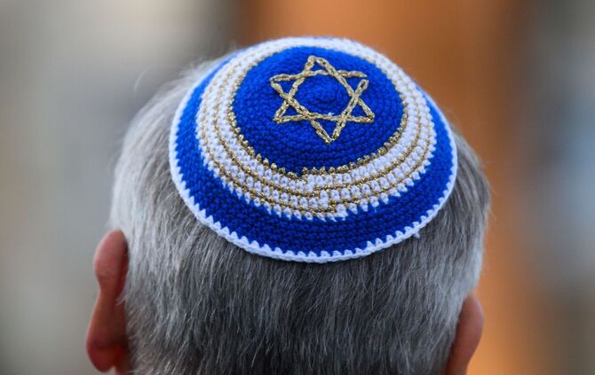 Mann mit Kippa