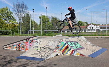 Die Skateranlage ist auch attraktiv für Biker - der neue Sportentwicklungsplan empfiehlt dringend, weitere sportliche Angebote f