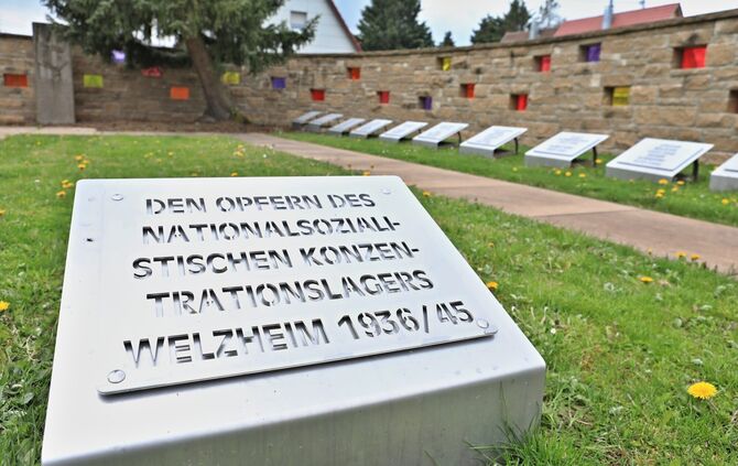 Gedenkstätte auf dem Alten Friedhof in Welzheim.