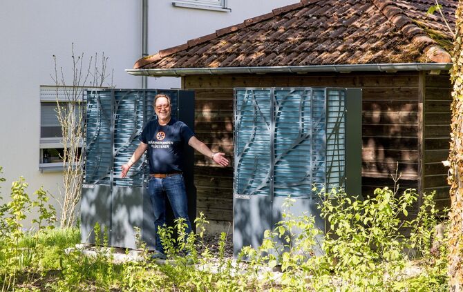 Mit diesen Wärmepumpen wird ein 12-Parteien-Haus in Backnang geheizt und die Bewohner haben seither 42 Prozent weniger Energieko