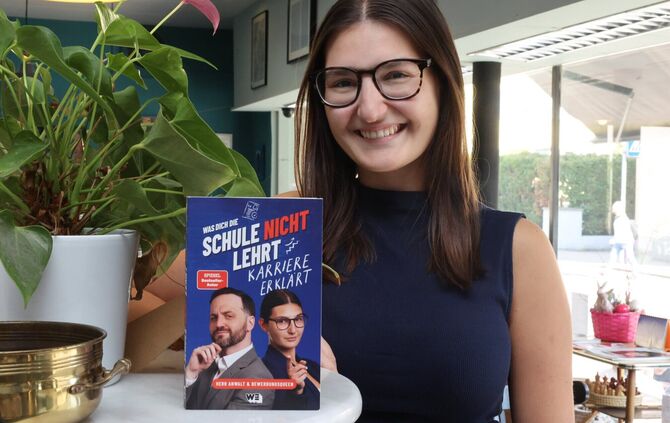 Die TikTokerin "Bewerbungsqueen", Ivana Tadić aus Fellbach, hat zusammen mit dem Content Creator "Herr Anwalt" ein Buch geschrie