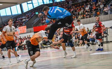 Dominik Burgi (links Lion Haase), hier gegen den HSG-Keeper Julian Mayer, und der VfL Waiblingen gaben alles gegen Albstadt.