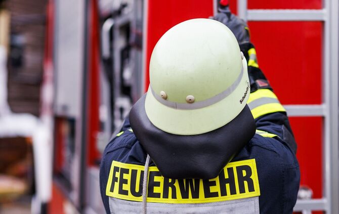 Die Feuerwehr konnte den Brand unter Kontrolle bringen. (Symbolbild)