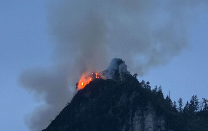 Waldbrand auf Berg