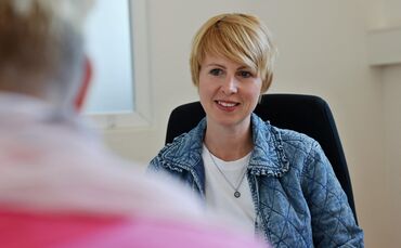 Tanja Kistner hilft Menschen, die im Anträge- und Schriftdschungel nicht zurecht kommen.
