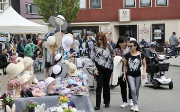 Der Maitreff findet wieder statt. Der Flohmarkt wird in der Welzheimer Straße (Standort 4) aufgebaut (Archivfoto).