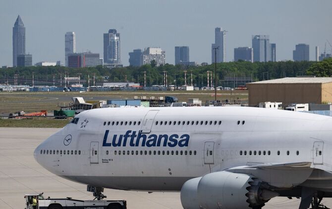 Lufthansa trotz Kerosin-Problemen auf Kurs