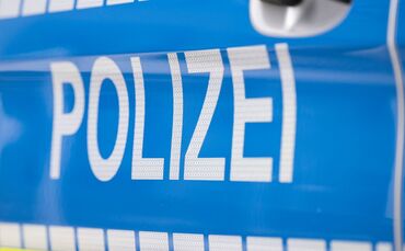 Mit einem E-Rollstuhl ist ein Mann auf der A81 unterwegs gewesen. (Symbolbild)