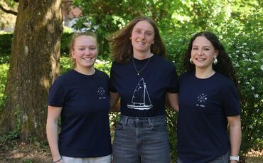 Anna Kleeberg, Annika Hartmann und Nina Kilgus (von links) freuen sich auf die Auszeit auf dem Wasser.