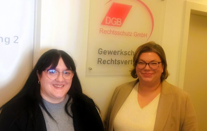Die Rechtssekretärinnen Maren Heckfuß (links) und Jelana Kulic vom DGB-Rechtsschutz in Stuttgart beraten auch Gewerkschaftsmitgl