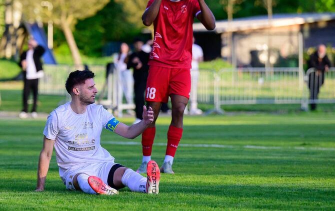 Marcel Zimmermann (in Weiß) und der FSV Waiblingen könnten an diesem Wochenende in die Landesliga absteigen.