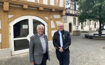 Für Alt-OB Winfried Kübler und Ex-Stadtrat Manfred Bantel (von links) ist der Kampf ums Stadtmuseum noch nicht verloren: Sie str