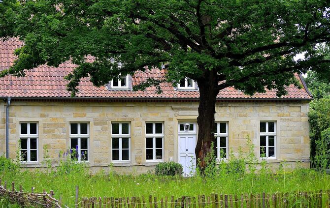 Traumhaus gesucht und gefunden? Stellt sich nur noch die Frage nach den Kosten und der Finanzierung. (Symbolbild)