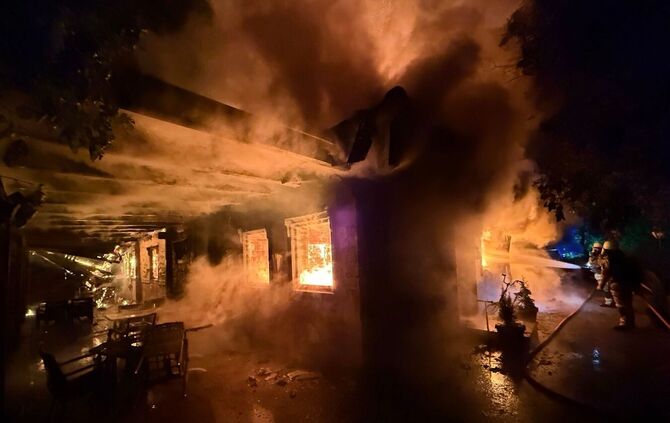 Feuer zerstört Gaststätte in Speyer