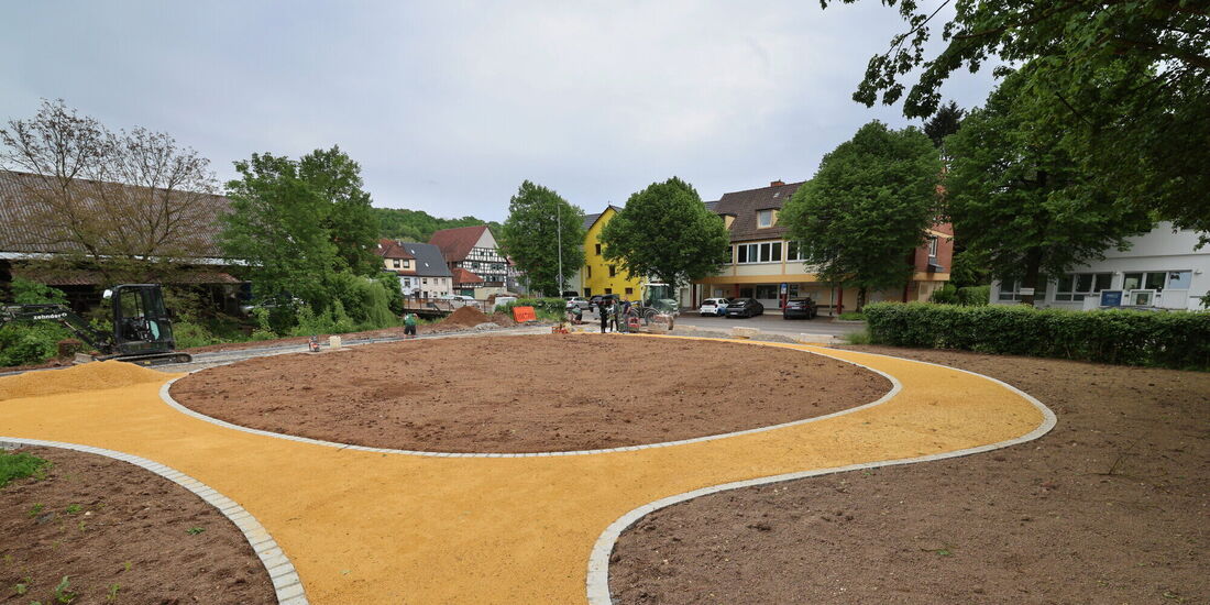 Bald der neue der neue Treffpunkt in der Ortsmitte: Die Gestaltung ist an den Walter-Stiefel-Platz in Rudersberg angelehnt.
