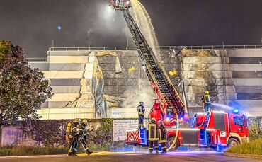 Brand im Logistikzentrum einer Supermarktkette