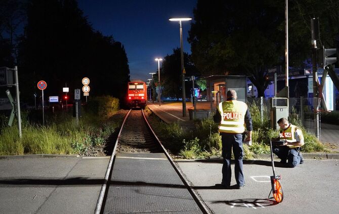 Zug erfasst Kind