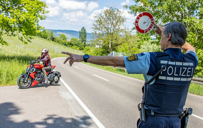 Schwerpunktkontrollen der Polizei bei Kernen-Stetten.