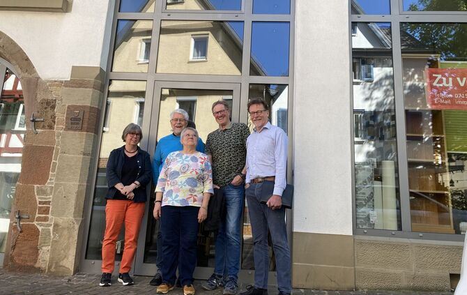 Sie sind begeistert von der Bürgerhaus-Idee: Susanne Jenisch, Michael Schäfer, Ursula Schäfer, Ulrich Kuppinger und Wolfgang Wie