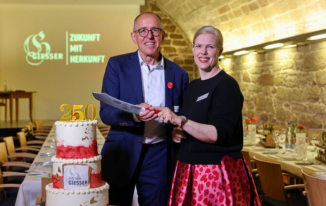 Hermann Giesser und Silvie Giesser-Reinhard feiern das Jubiläum ihrer beiden Firmen gemeinsam im Storchenkeller.