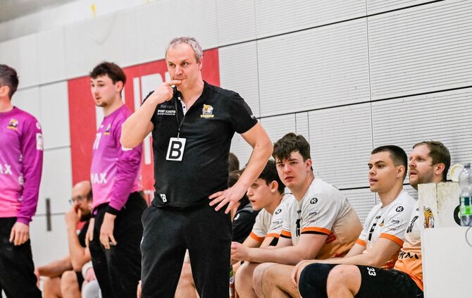 Der VfL-Trainer Tim Baumgart und sein Team haben in der vergangenen Saison einiges einstecken müssen.