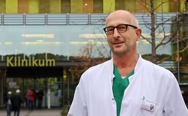 Prof. Andreas Jeron.