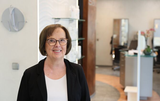 Ellen Neller (65) setzt Traditionsgeschäft fort. Jetzt feiert der Salon Stumpp 70-jähriges Bestehen.